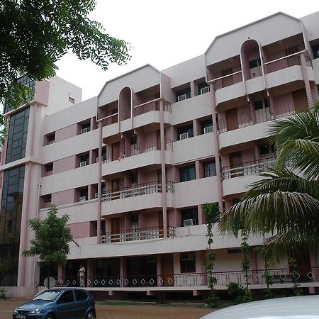 Hotel Athityaa Kumbakonam Kültér fotó