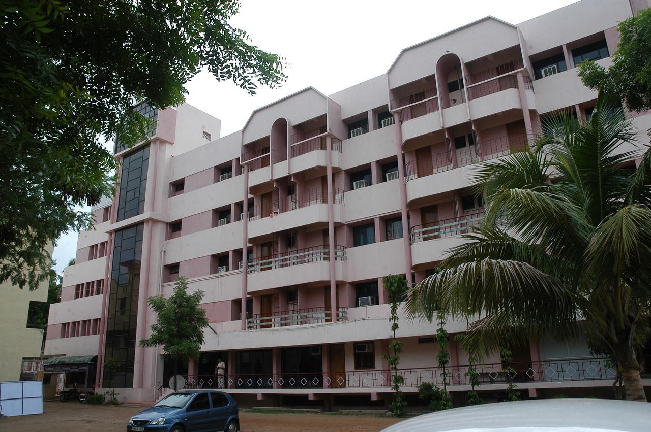 Hotel Athityaa Kumbakonam Kültér fotó