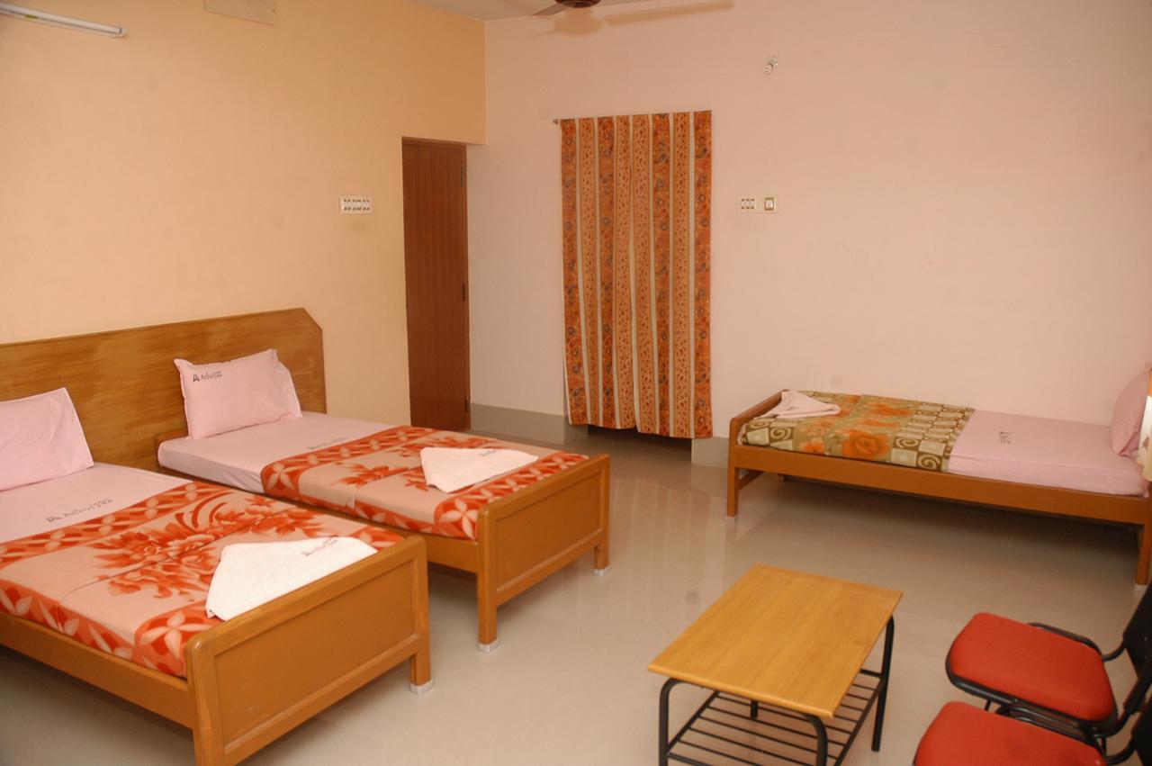 Hotel Athityaa Kumbakonam Kültér fotó