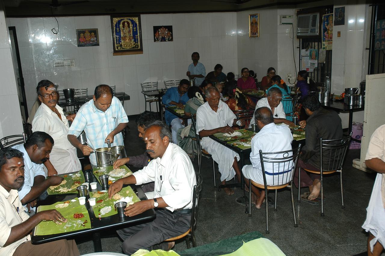 Hotel Athityaa Kumbakonam Kültér fotó