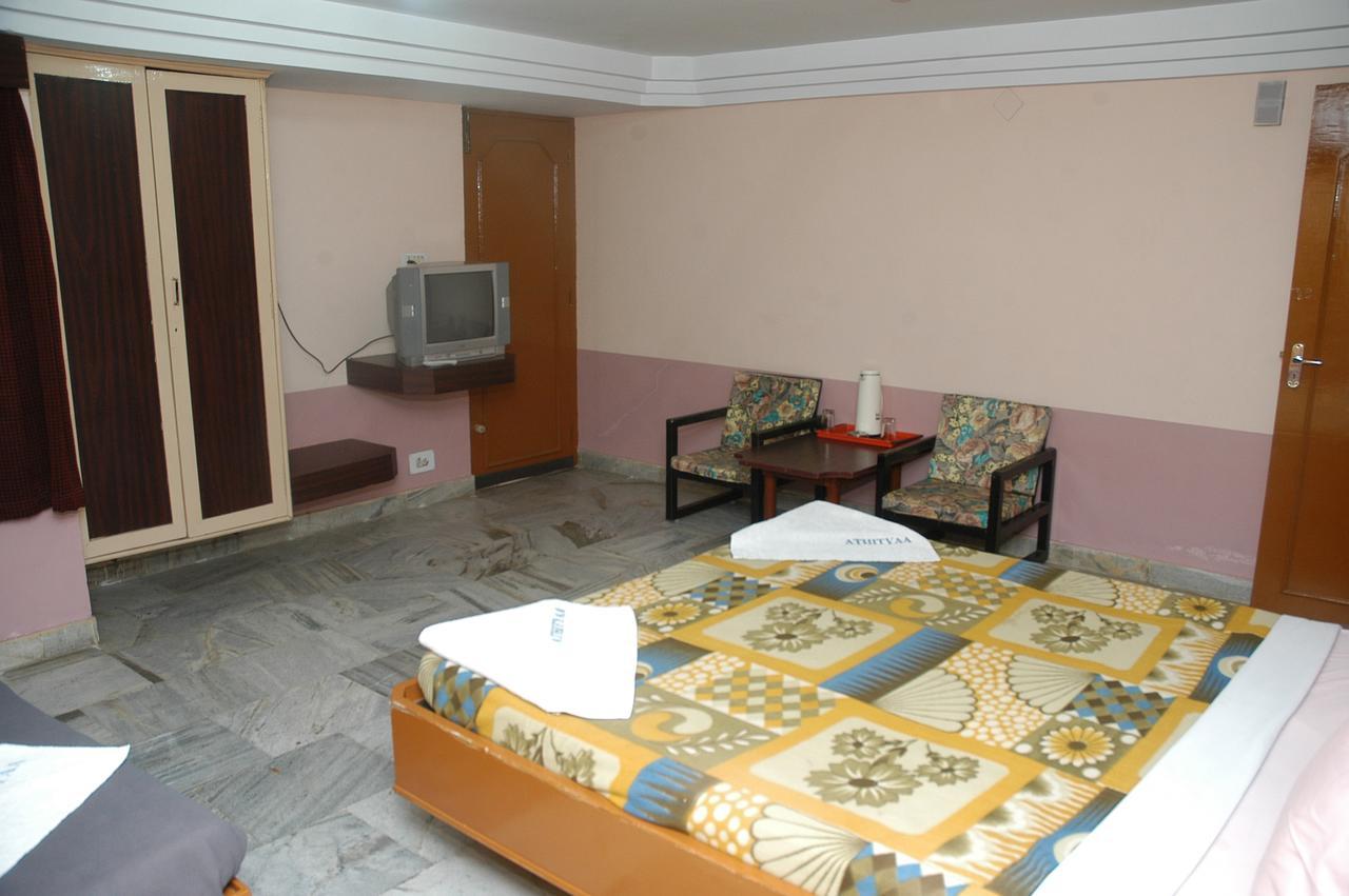 Hotel Athityaa Kumbakonam Kültér fotó