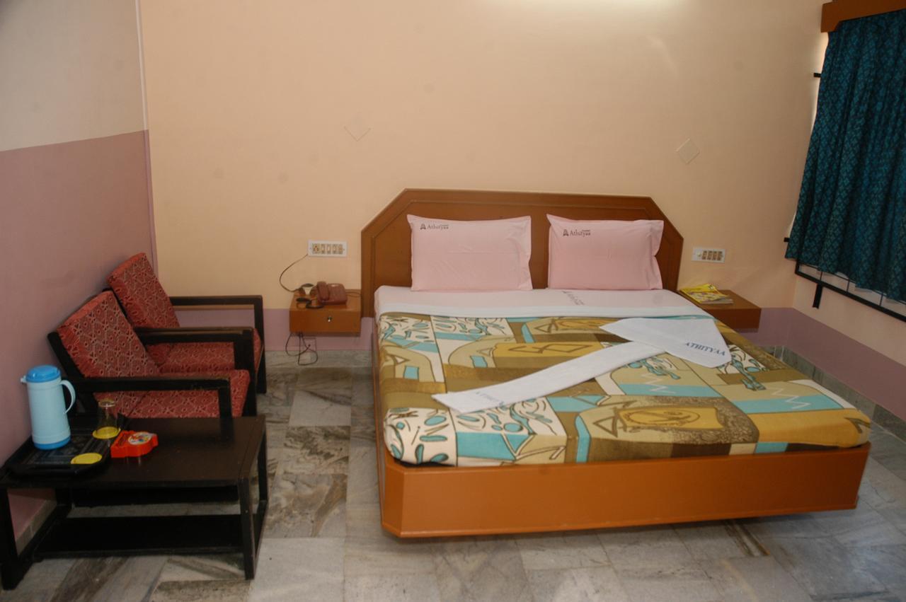 Hotel Athityaa Kumbakonam Kültér fotó