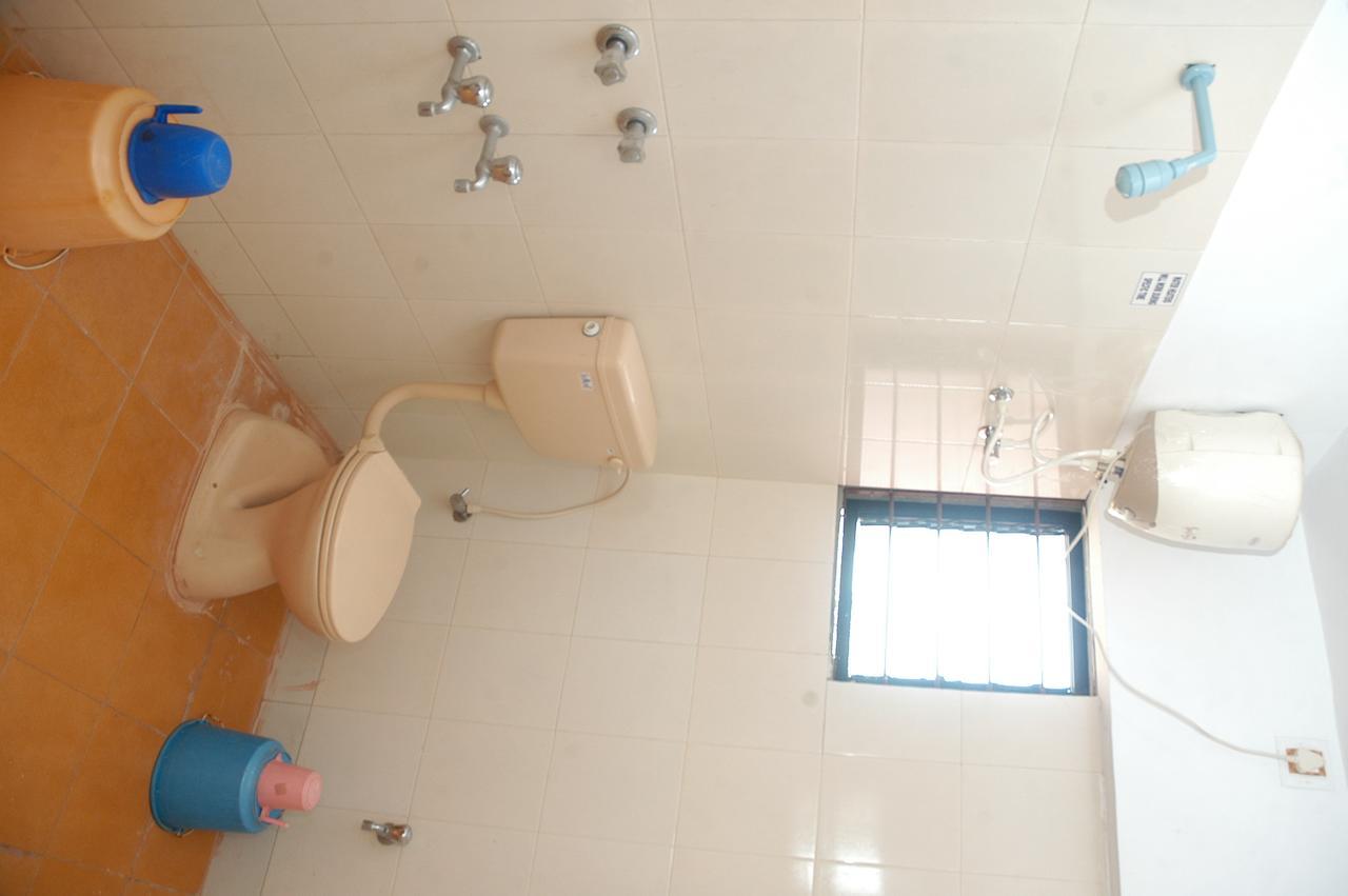 Hotel Athityaa Kumbakonam Kültér fotó